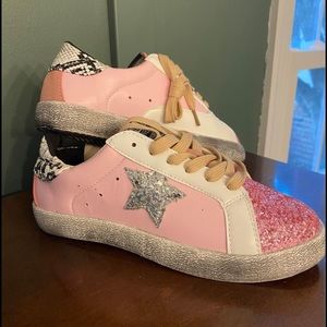 Golden Goose Star Tennis Shoes